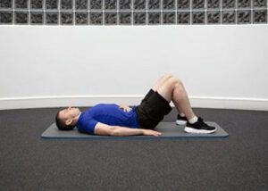 exercice de renforcement de la sangle abdominale avec électrostimulation abdos